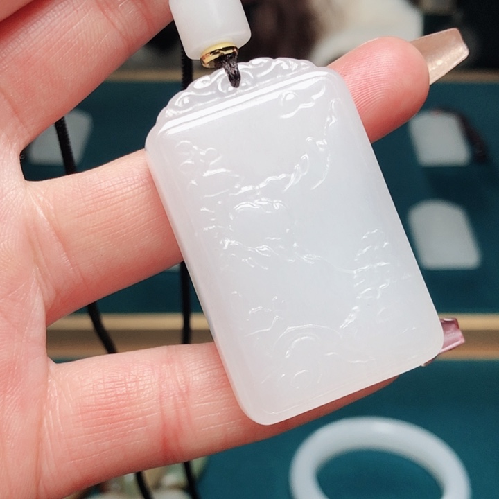 石英质玉颈饰未镶嵌