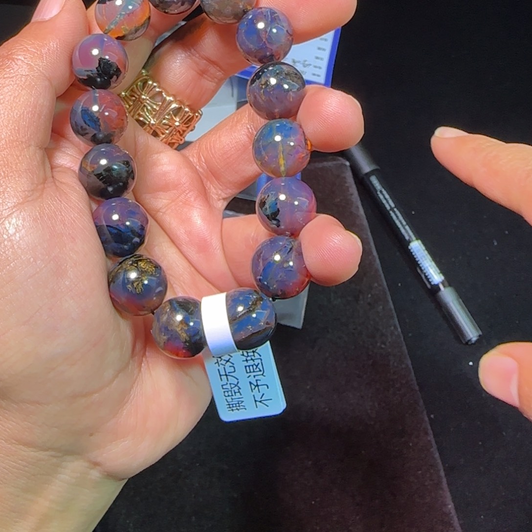 琥珀未镶嵌裸石琥珀