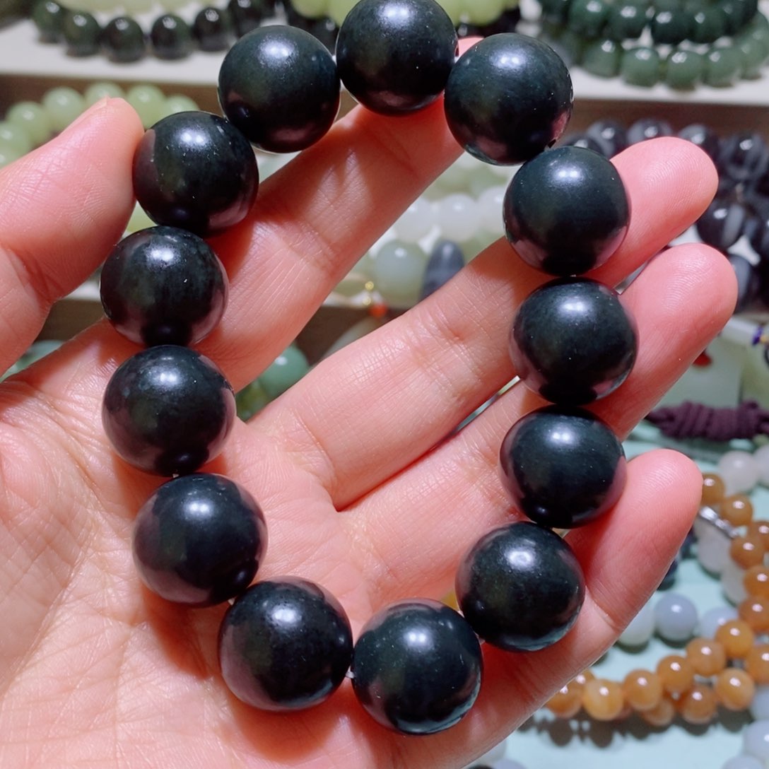 未镶嵌和田玉手链