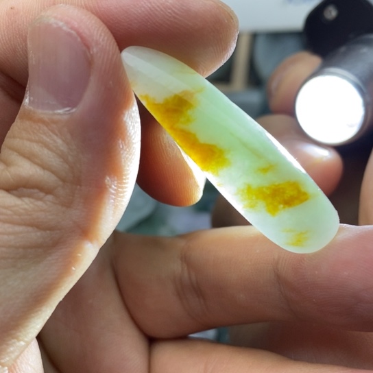 翡翠未镶嵌颈饰翡
