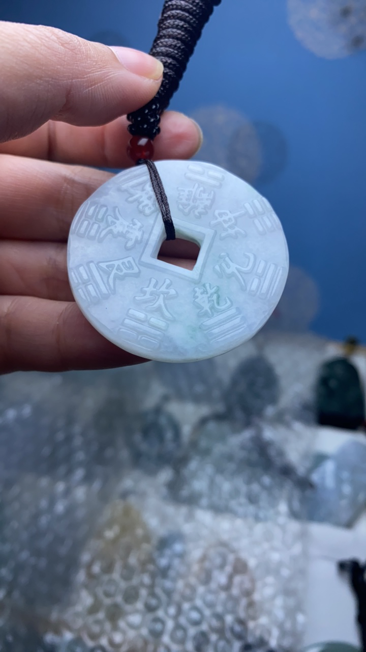 天然翡翠挂件吊坠