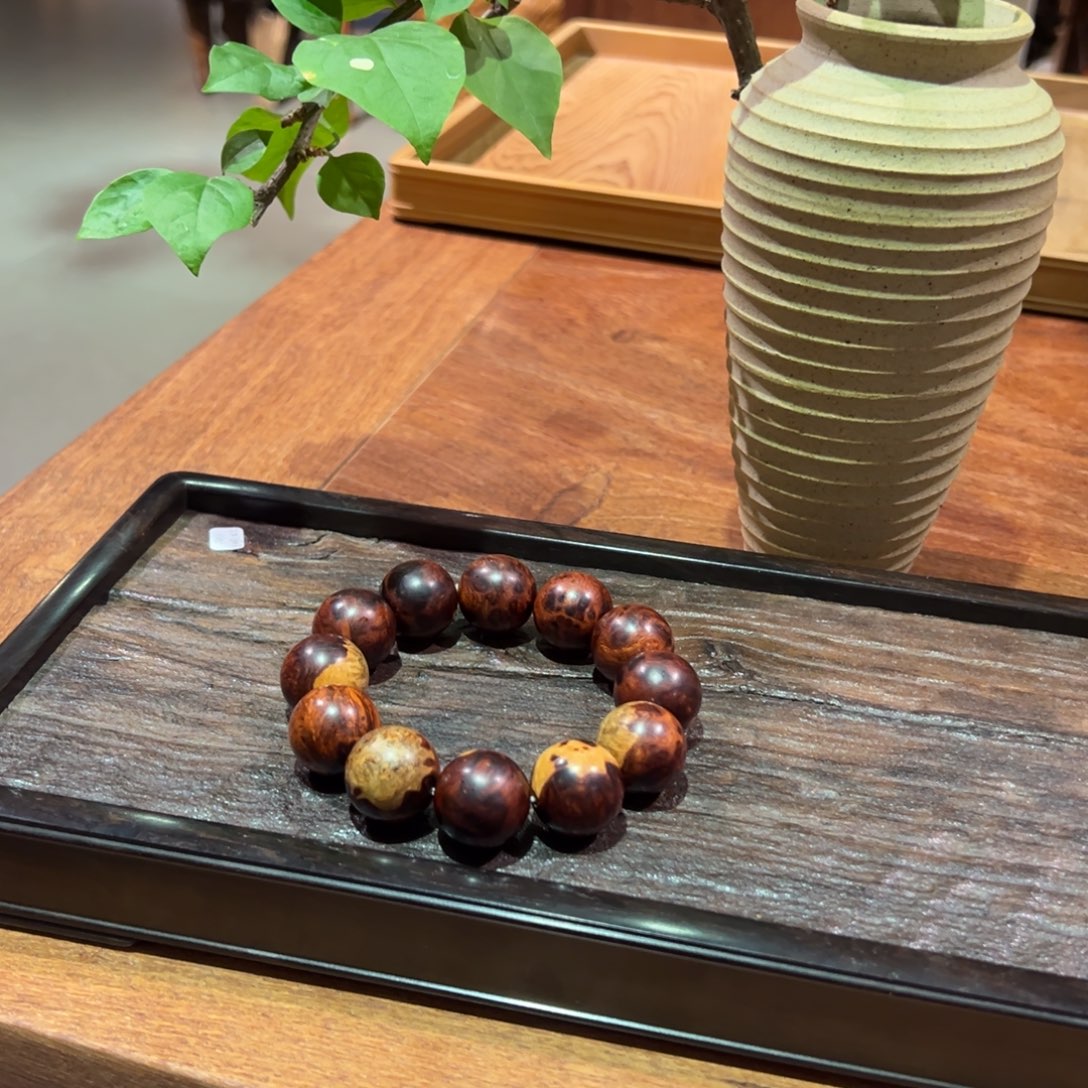 花梨木类成套家具瘤疤手串