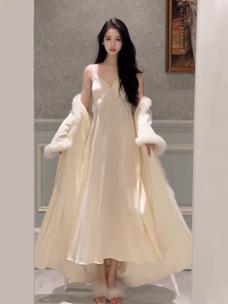 吊带浴袍海岛绒睡衣女2025冬季新款简约气质厚款时尚家居服睡衣