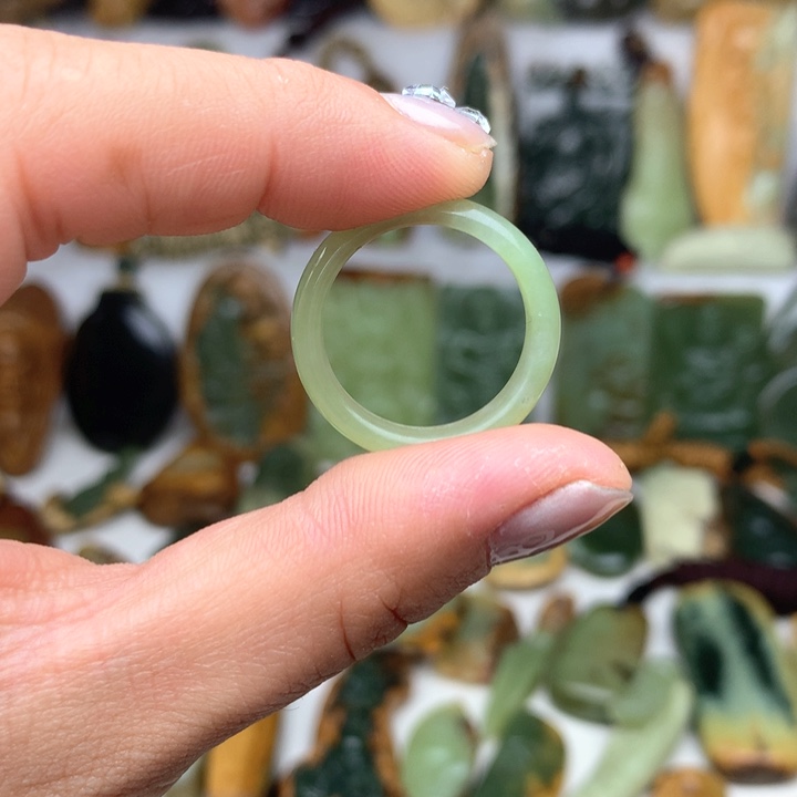 岫岩河磨玉（透闪石质玉）戒指未镶嵌