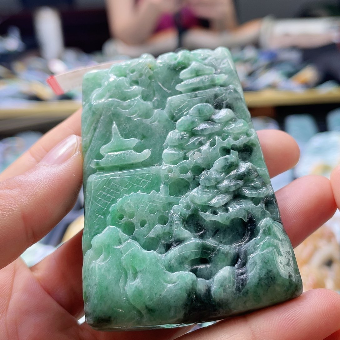 颈饰未镶嵌翡翠一个