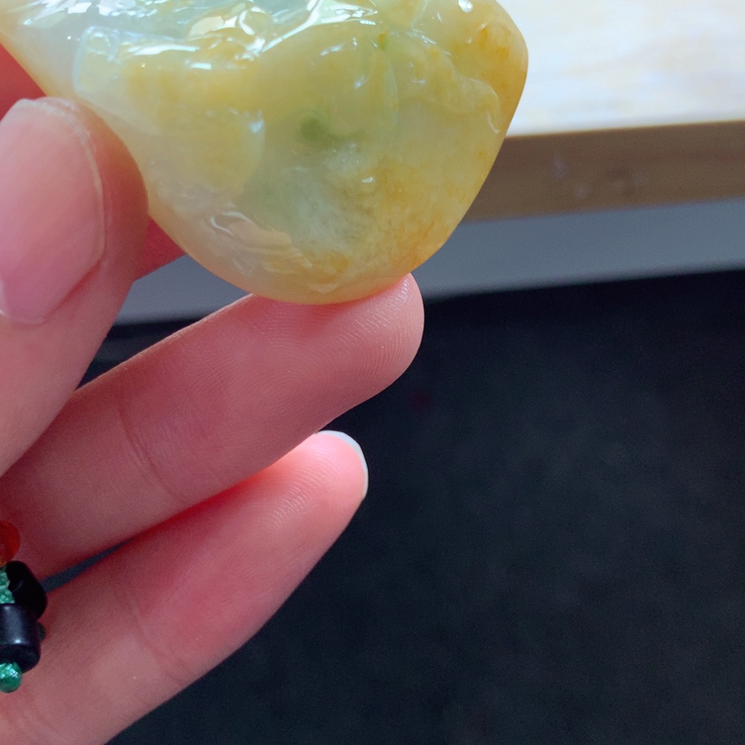 翡翠颈饰未镶嵌吊坠