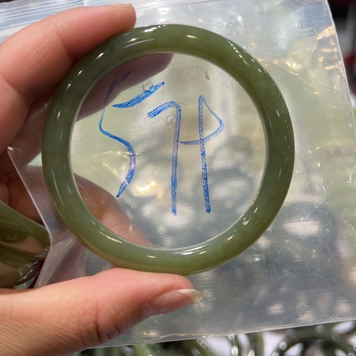 和田玉（糖玉）手镯未镶嵌