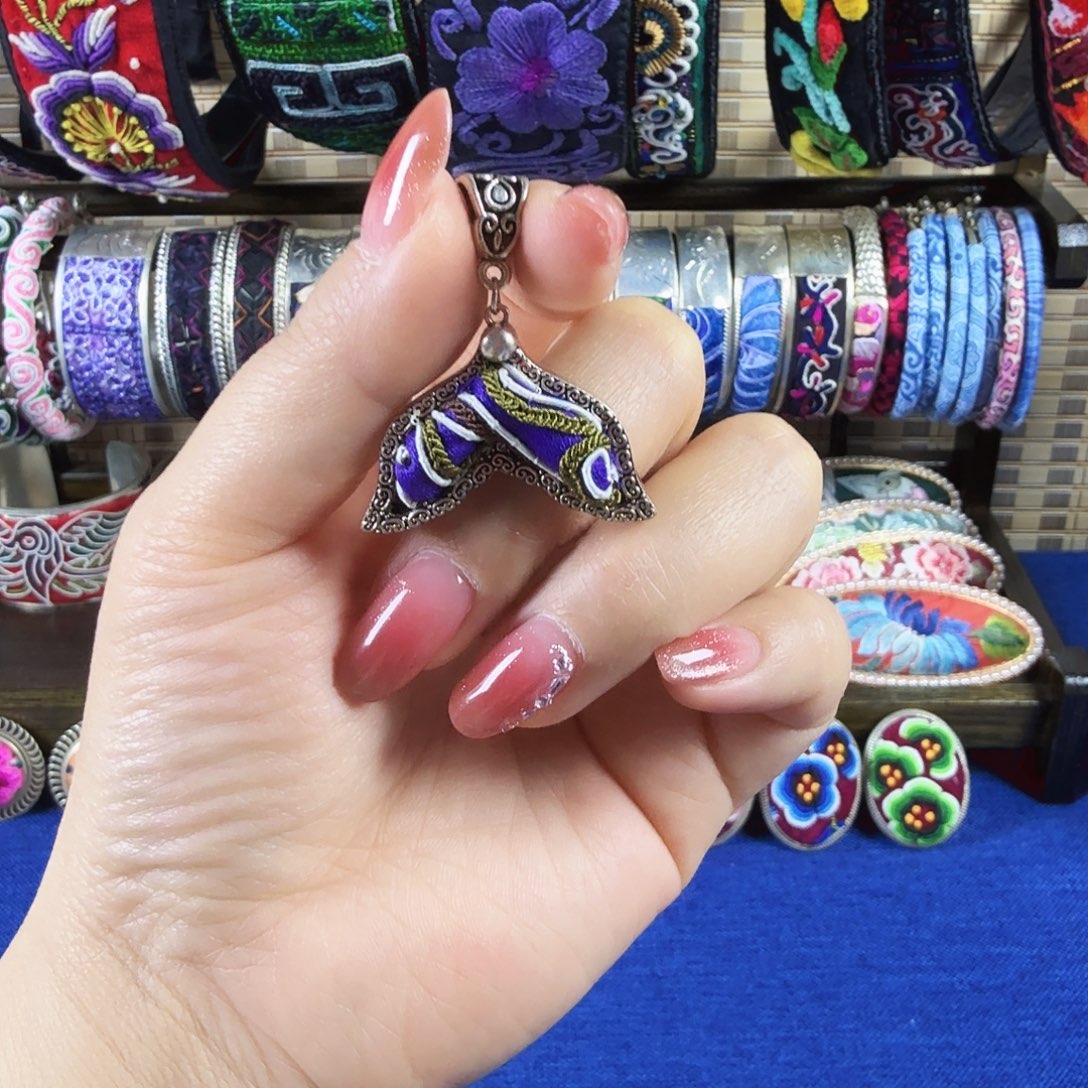 传承非遗刺绣饰品锁骨链