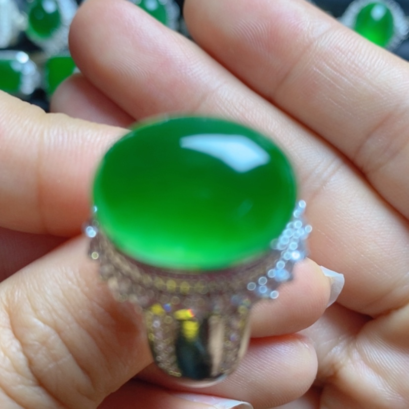 【闪购商品】翡翠挂件未镶嵌蛋面