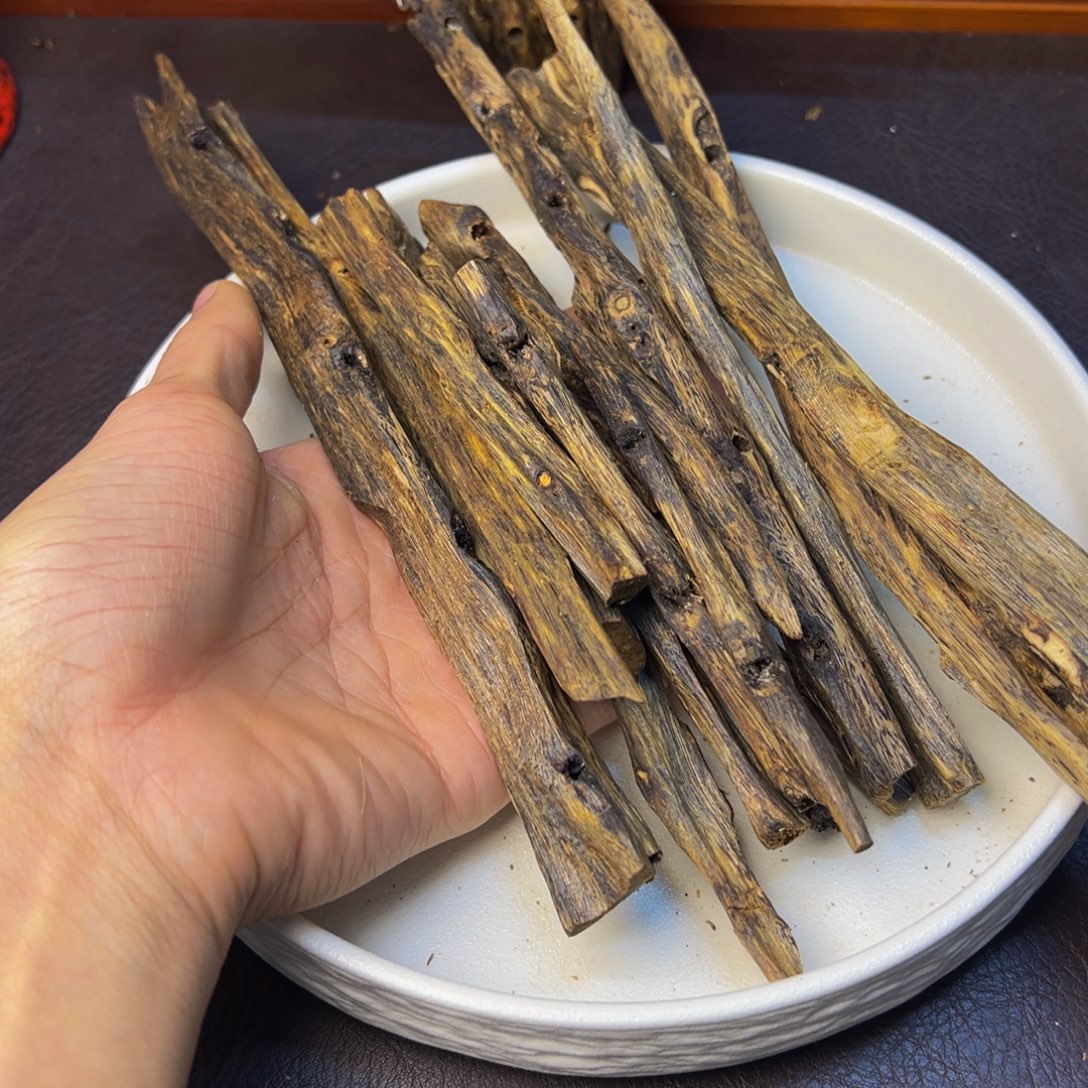 晚***风沉香碎屑沉香4年树心油西瓜叶品种