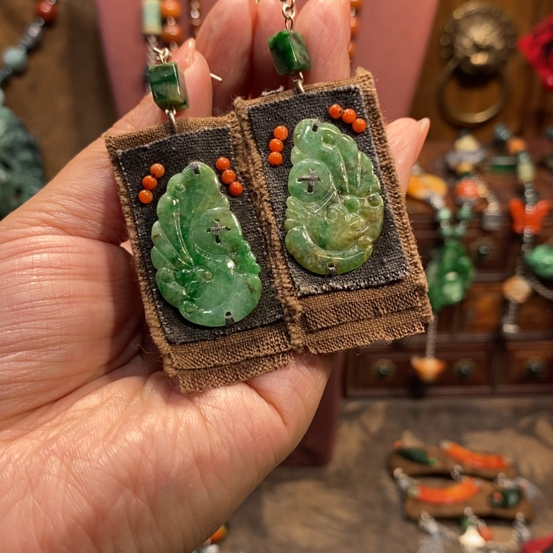 翡翠吊坠(赠链)未镶嵌