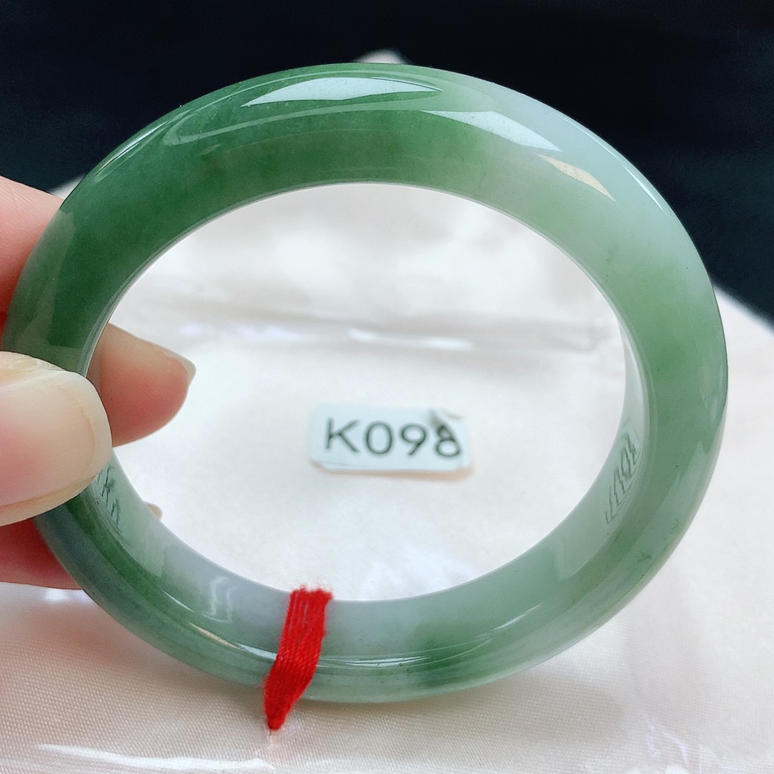 翡翠手镯未镶嵌缅甸天然A货翡翠手镯