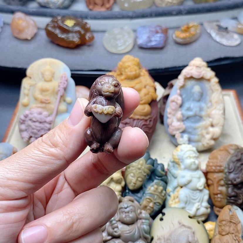 【闪购商品】定制石英质玉吊坠未镶嵌