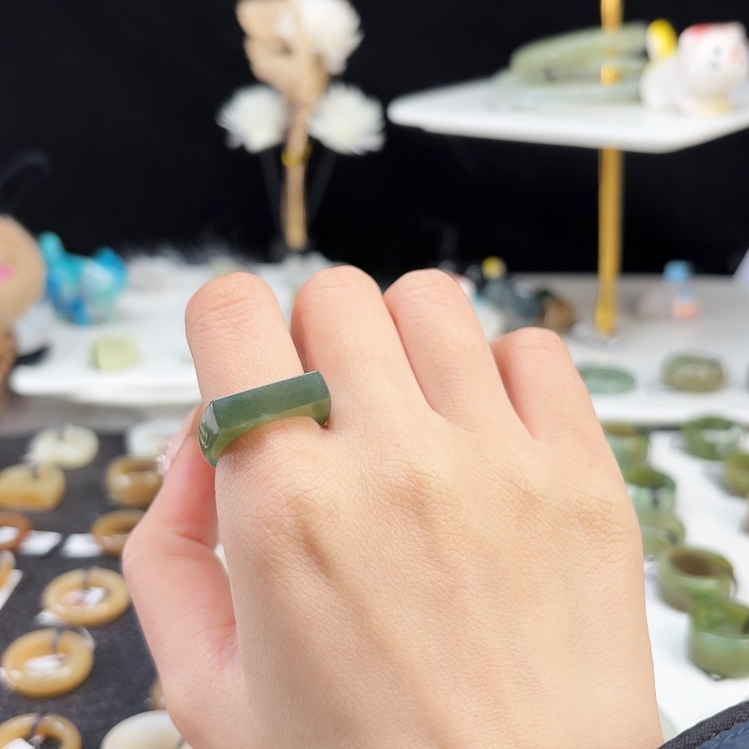 和田玉未镶嵌戒指P27湖水绿马鞍17.2不退换