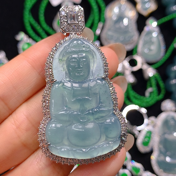 翡翠颈饰未镶嵌翡翠