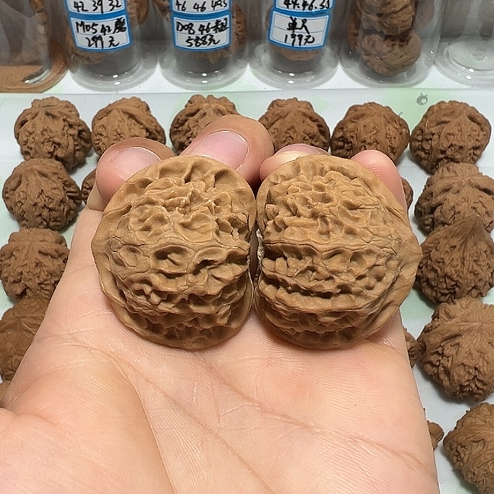 1号文玩核桃39尺桃心宫灯