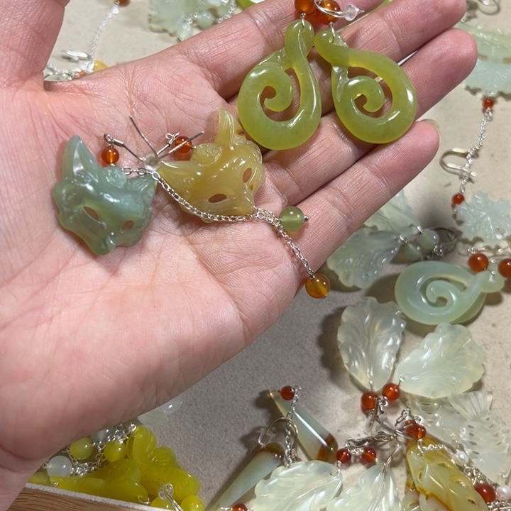 蛇纹石玉耳饰未镶嵌