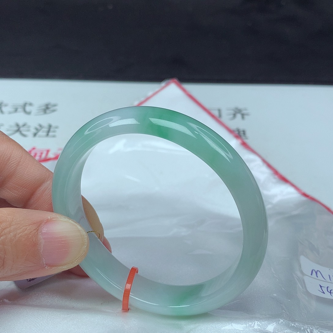 翡翠手镯未镶嵌54贵3920