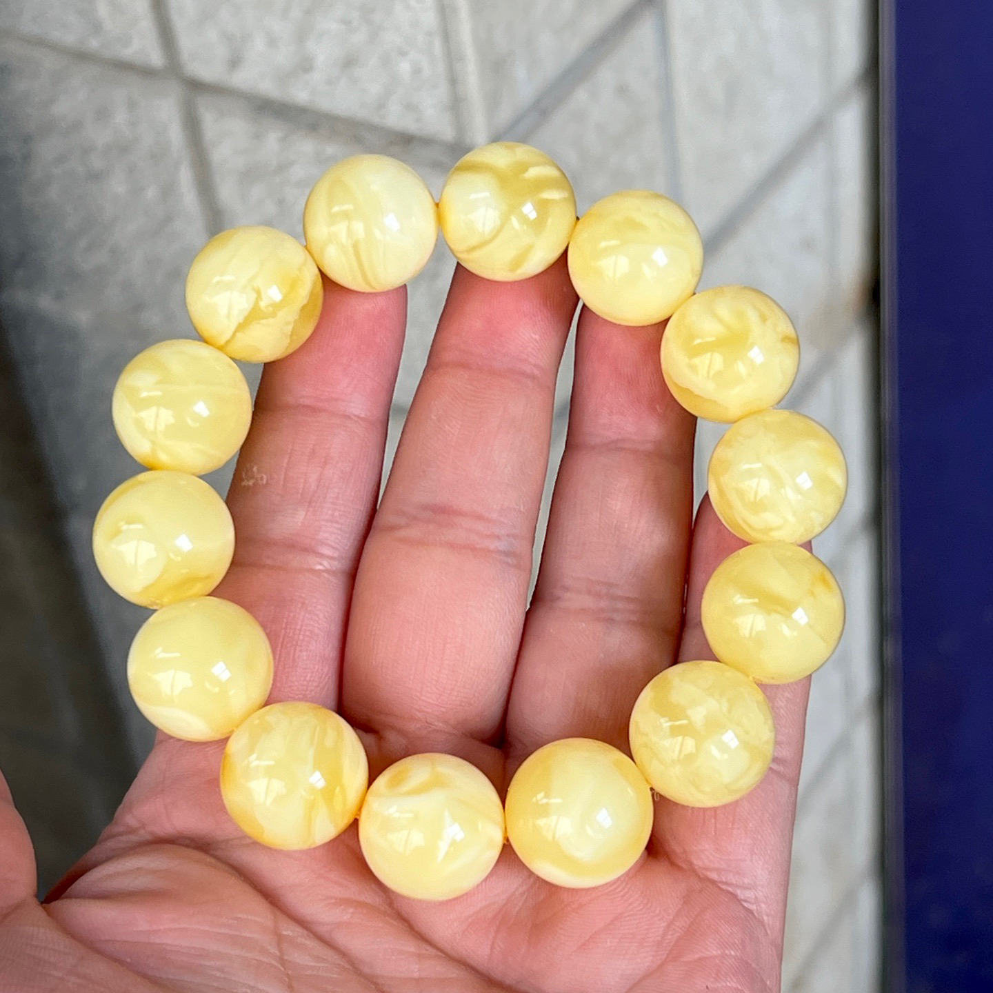 16+精选头货 满蜡黄白妖花圆珠蜜蜡手串，33.77