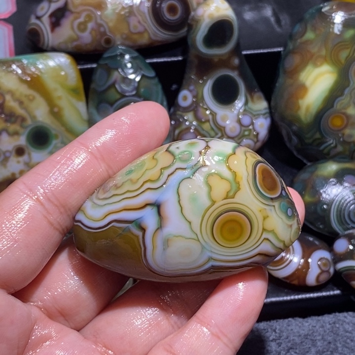 糖***平玛瑙/玉髓未镶嵌珠宝奇石