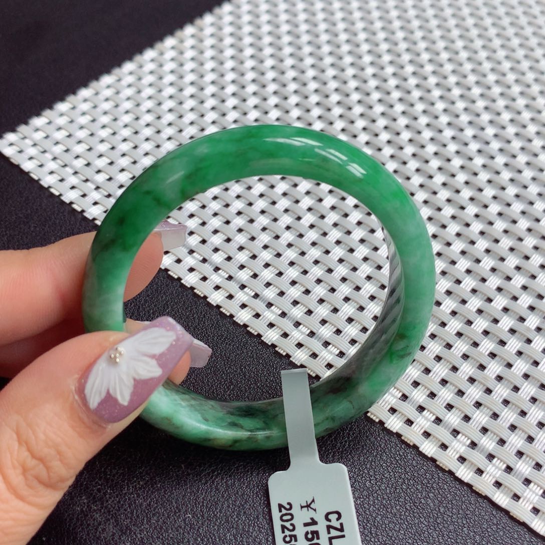 翡翠手镯未镶嵌翊*缅甸