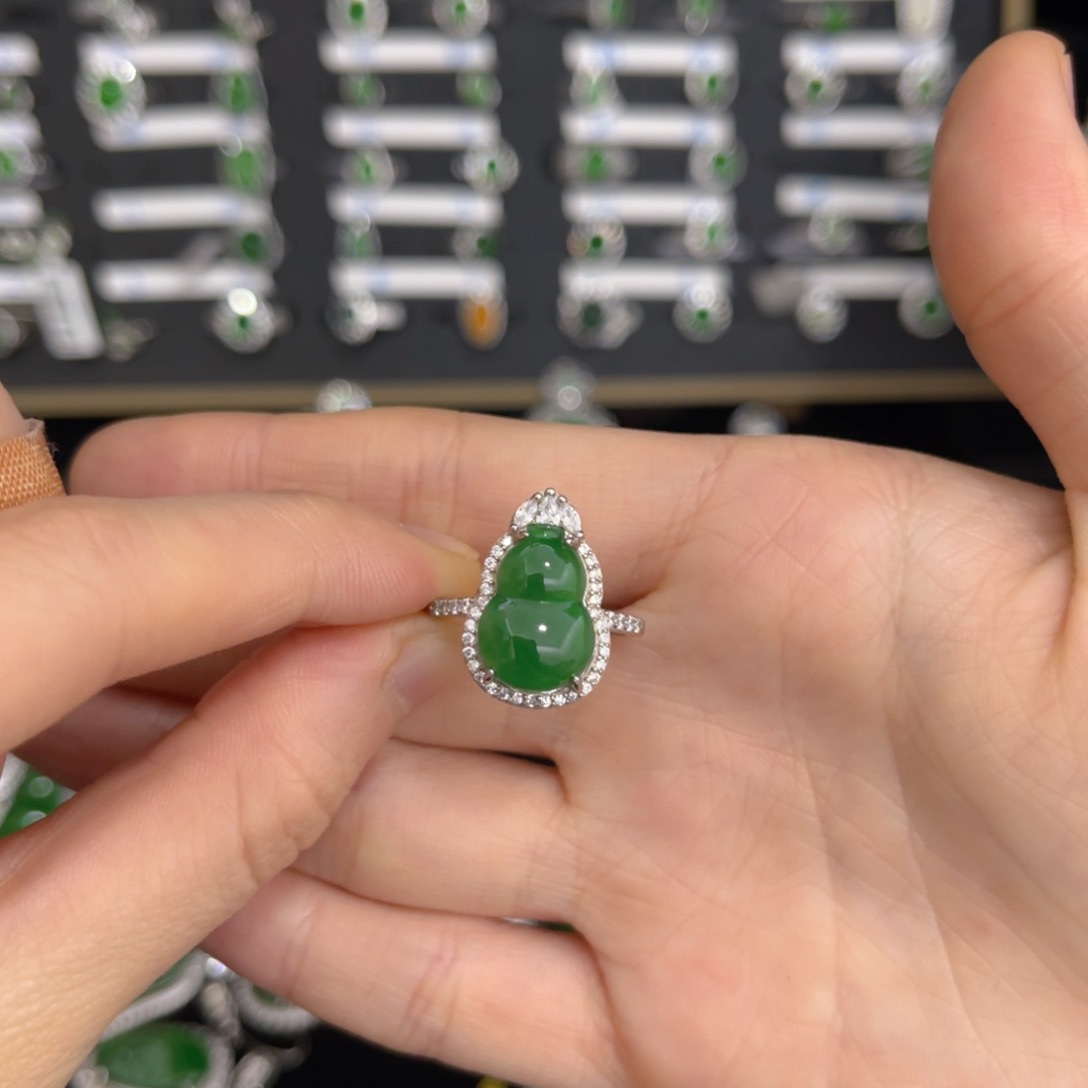 翡翠戒指银S925镶嵌翡翠葫芦戒指