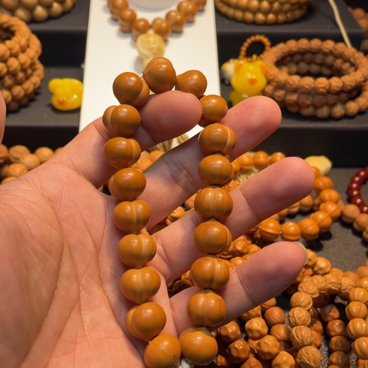 张****手串猴头核桃二等屁桃