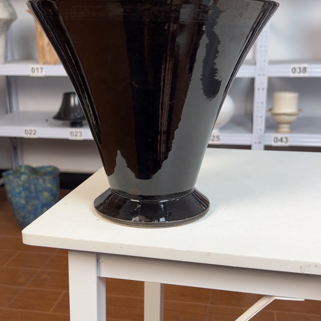 昱***、口径24高度22有孔