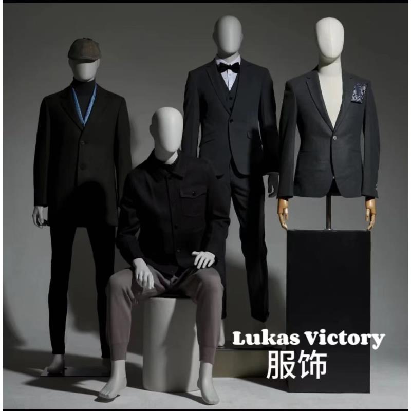 腿姐-2502春秋新款字母百搭外套