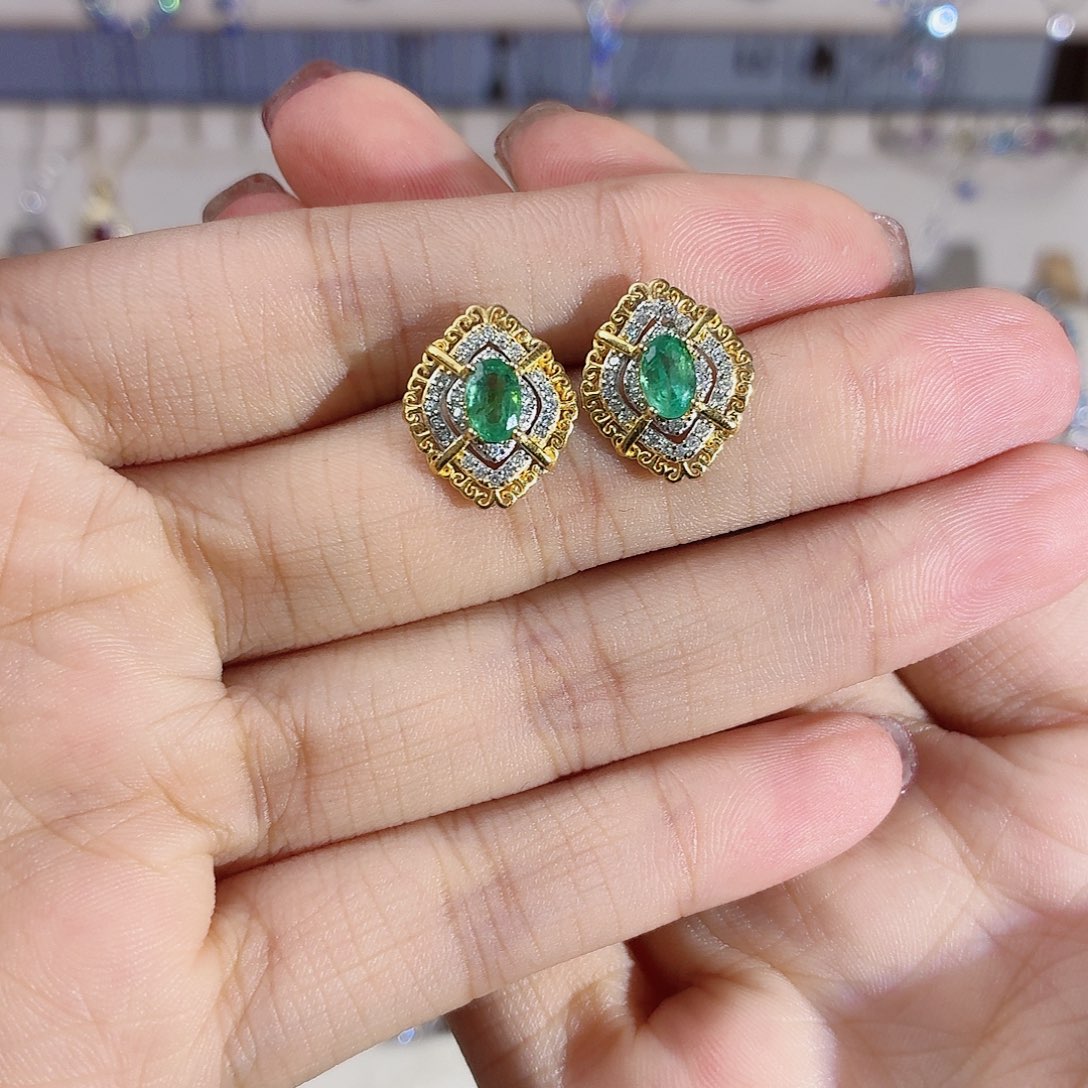 银S925镶嵌祖母绿耳饰