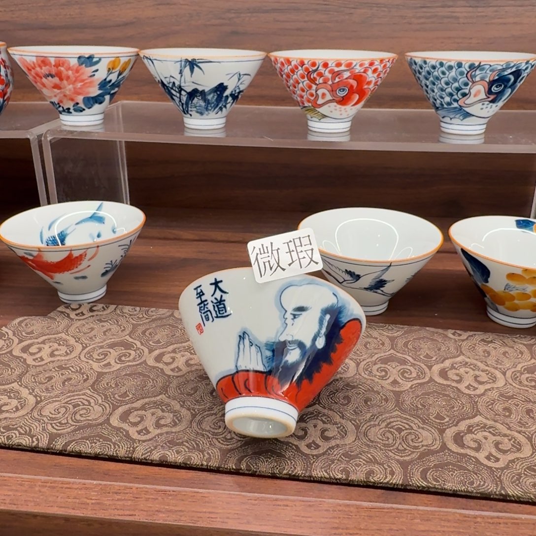 釉下手绘茶具微瑕