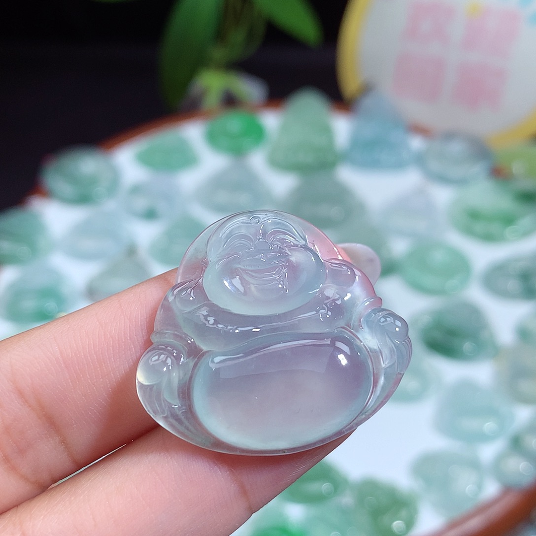 翡翠未镶嵌颈饰佛公