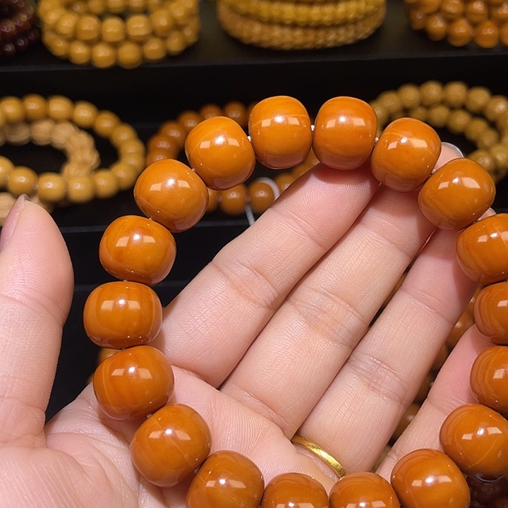 强***》猴头核桃手串猴头