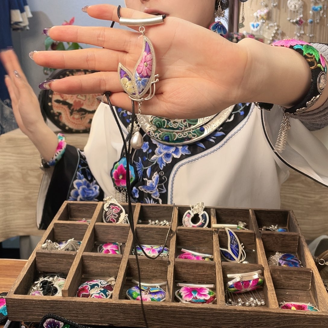 锆石纯铜合金吊坠