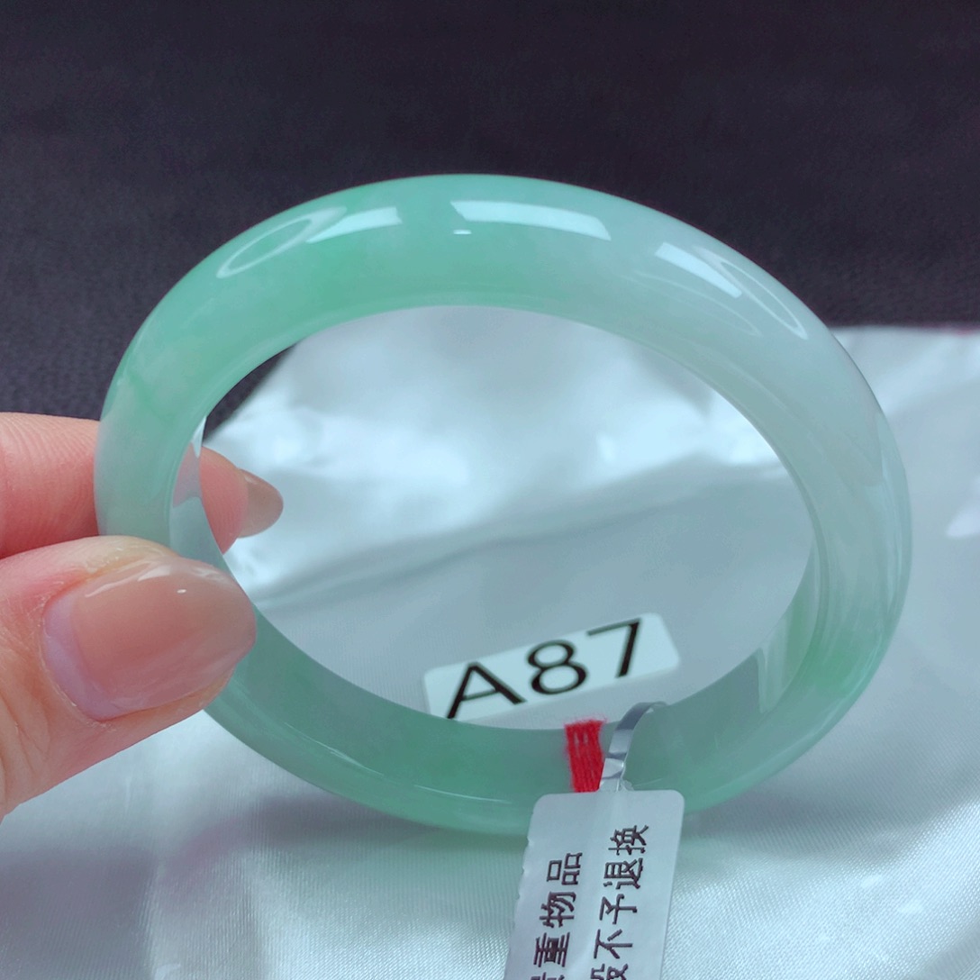 翡翠手镯未镶嵌手镯88
