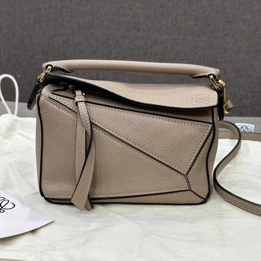 95新 LOEWE/罗意威 蔚蓝/沙色 mini puzzle  斜挎包