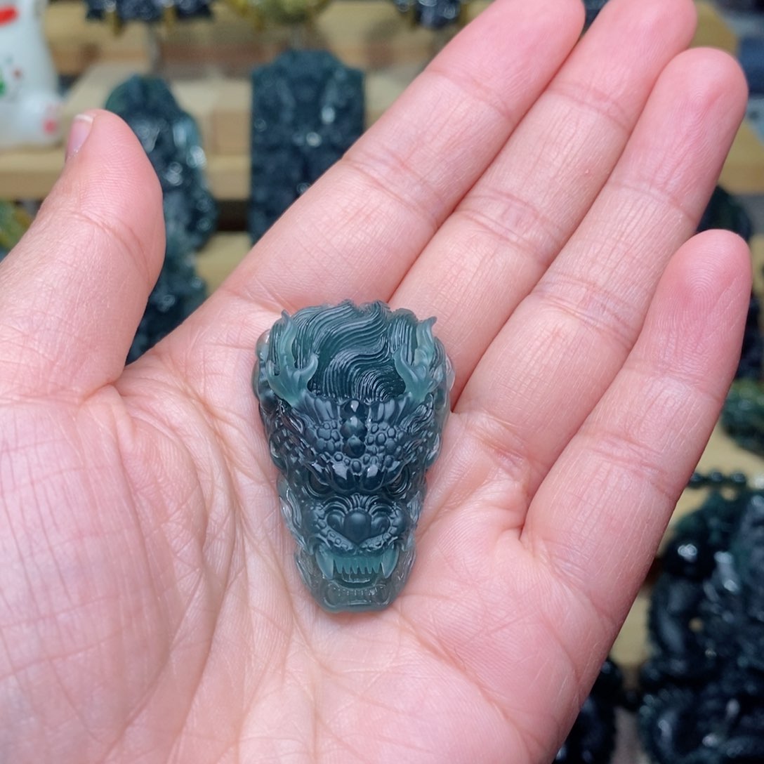 翡翠颈饰未镶嵌城**宝