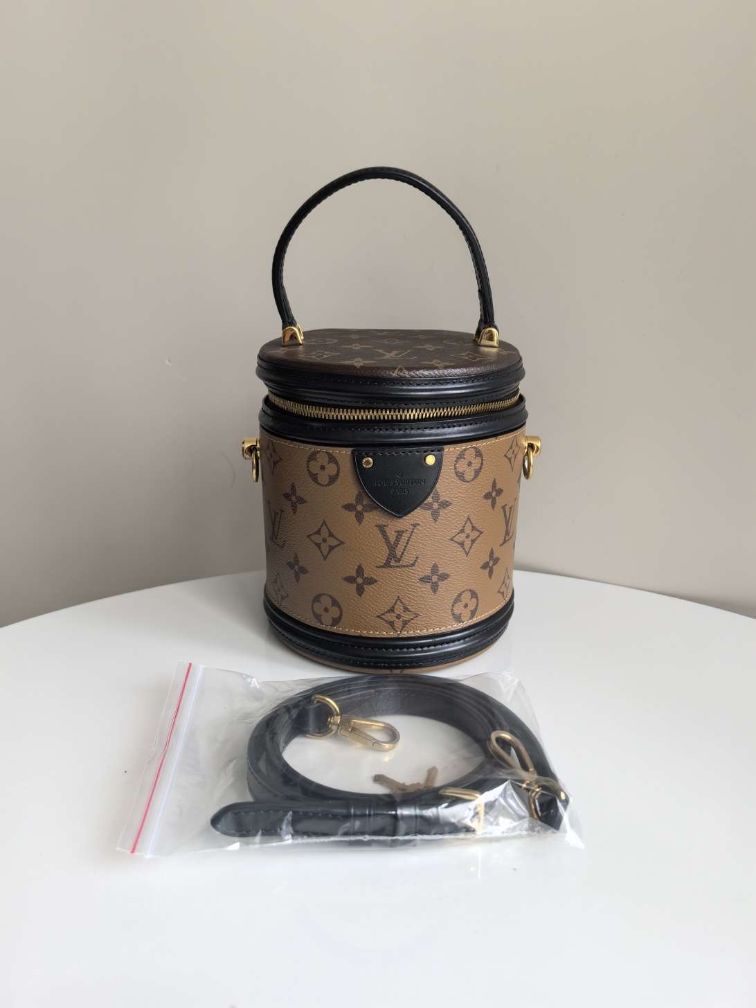 未使用 LouisVuitton/路易威登 经典拼色发财桶时尚Cannes手提包