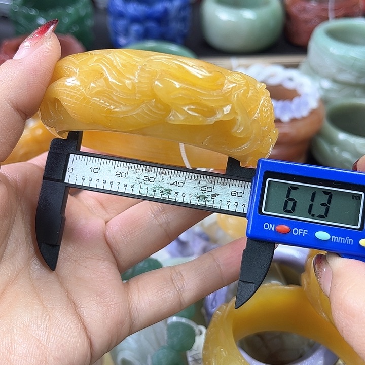 石英质玉手镯未镶嵌阳**烂