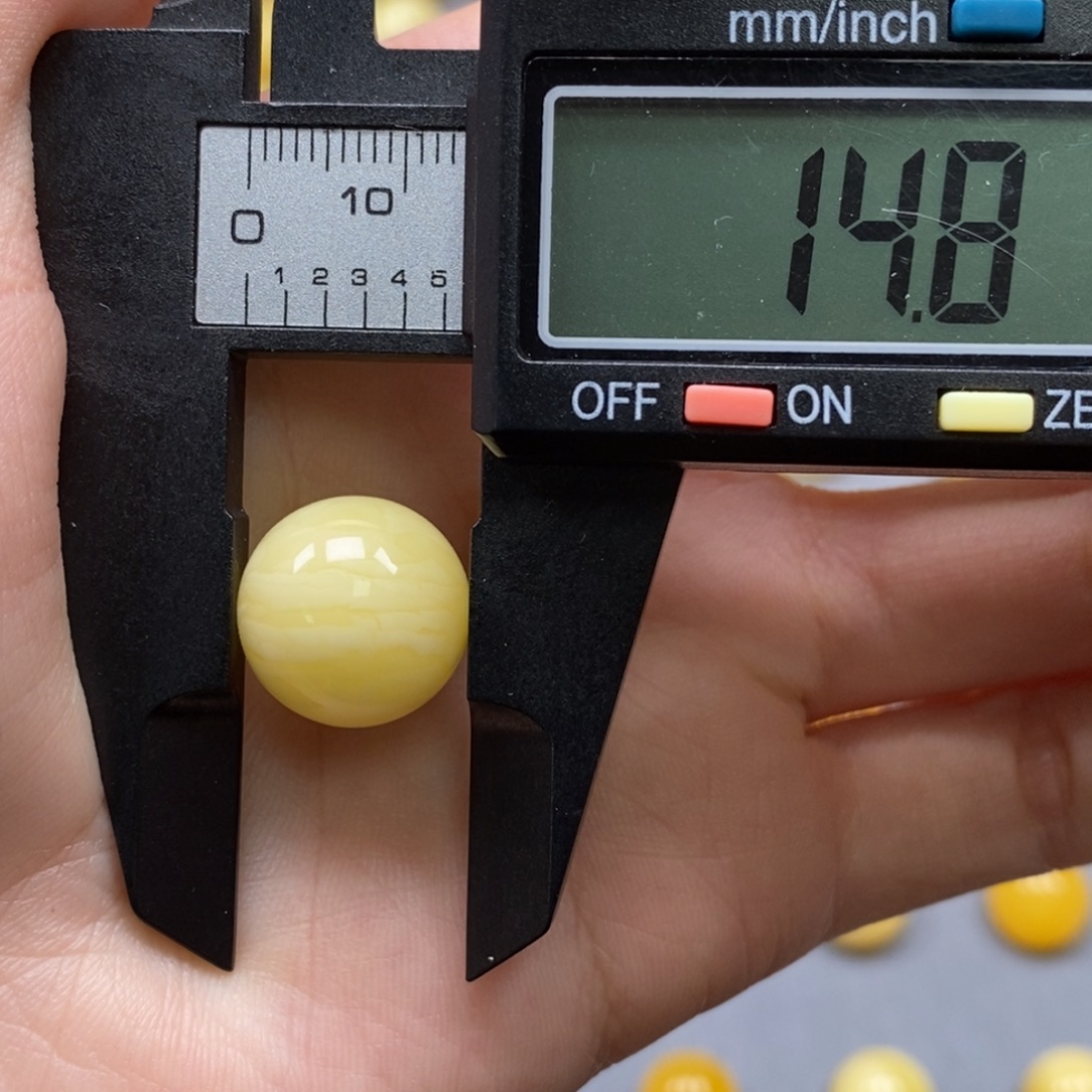 琥珀未镶嵌裸石纯天然