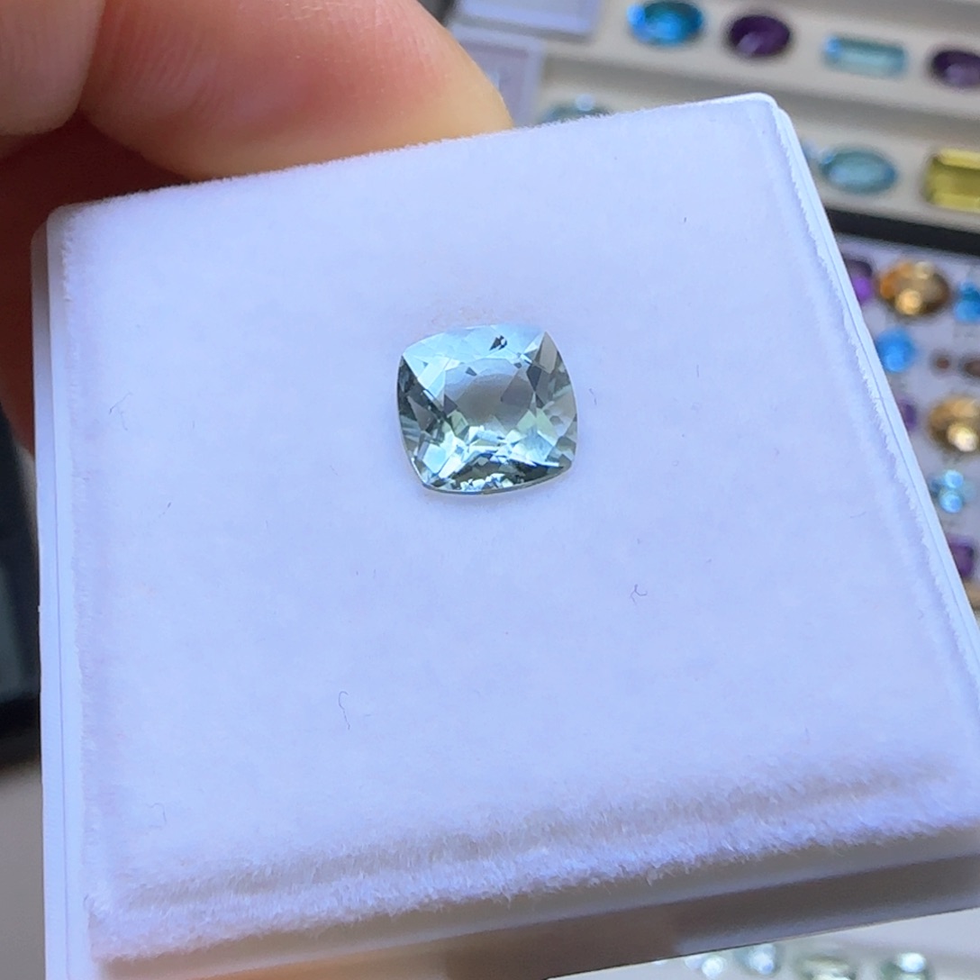 海蓝宝石裸石未镶嵌天然无烧 2.05克拉