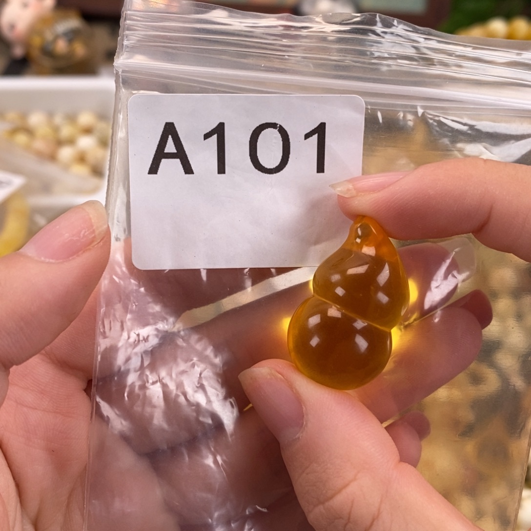 未镶嵌琥珀珠宝奇石