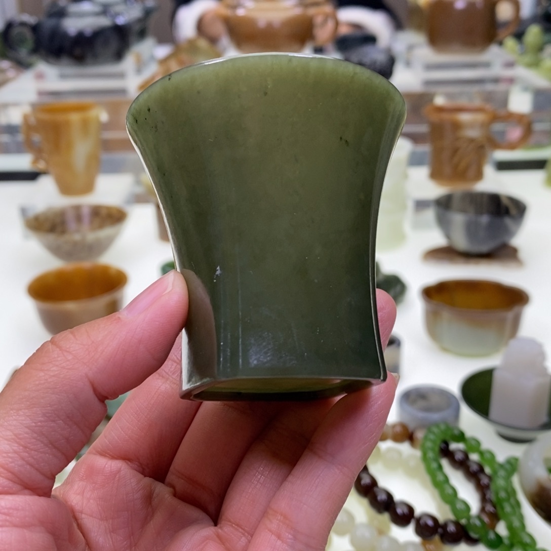 和田玉杯子未镶嵌