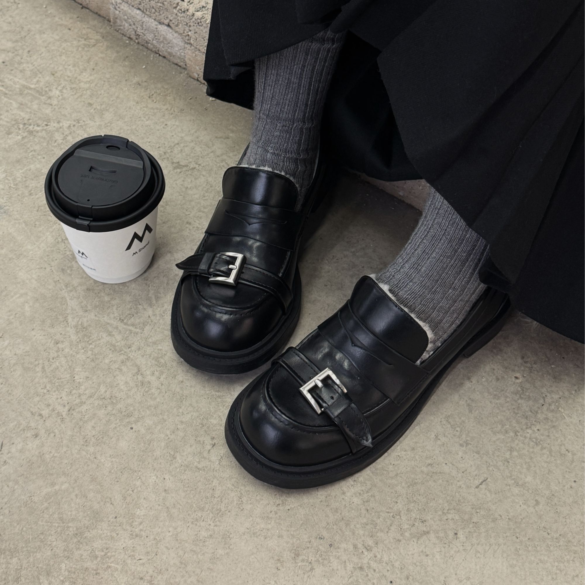 VEEFSHOW 3501 复古英伦风一脚蹬乐福鞋2025冬通勤皮带加绒小皮鞋