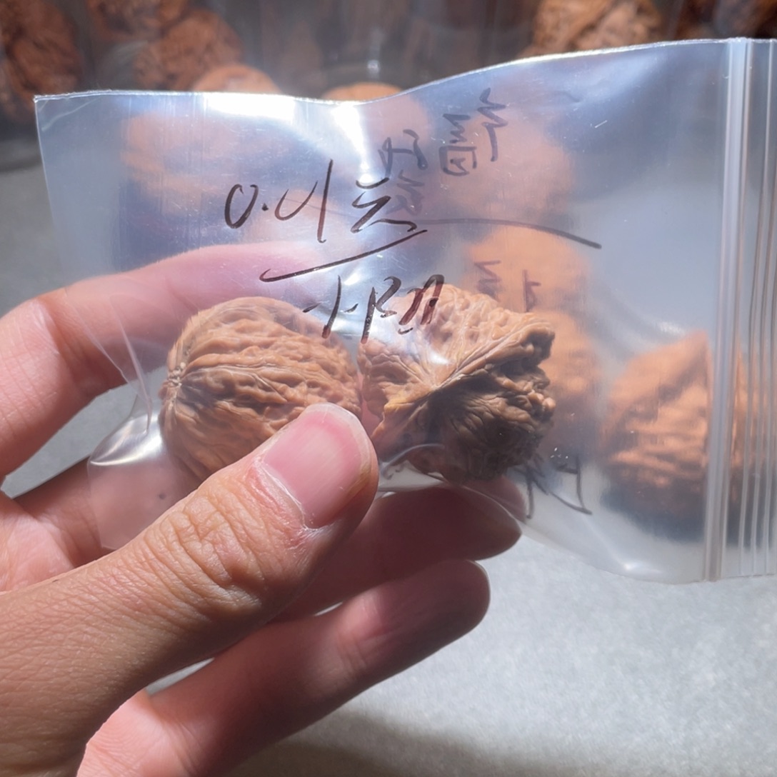 小***哥文玩核桃吊坠铁锤