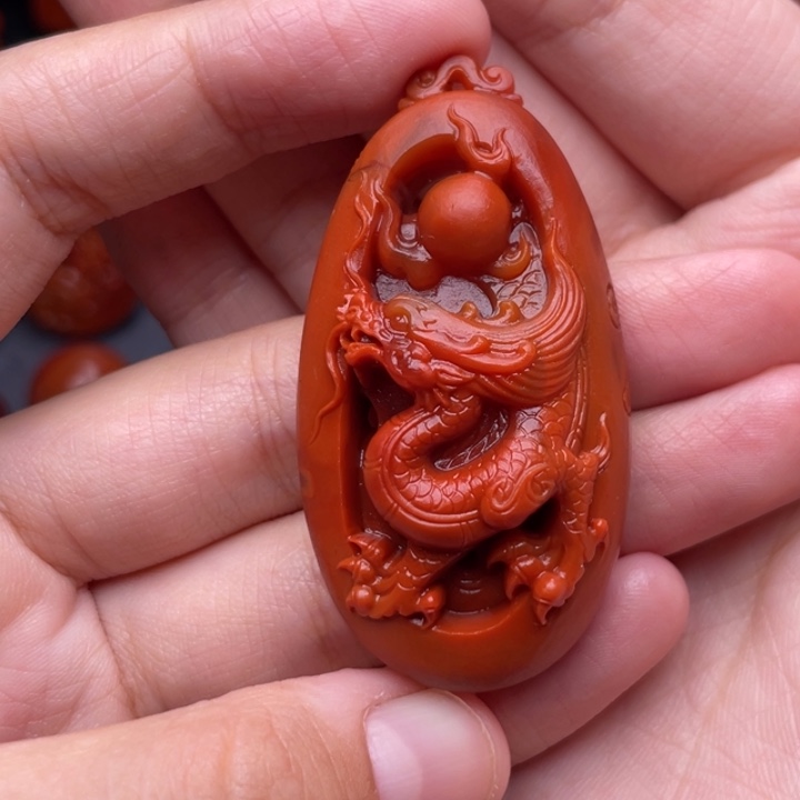 南红玛瑙未镶嵌珠宝奇石龙牌