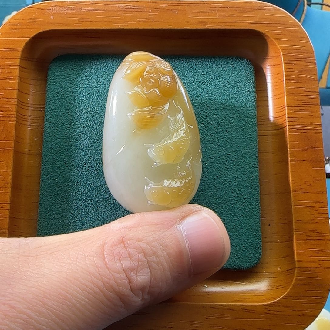 和田玉（糖玉）颈饰未镶嵌与****a