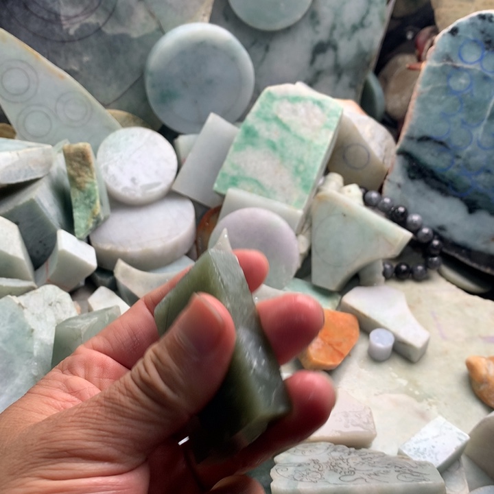 裸石翡翠彬天然翡翠的