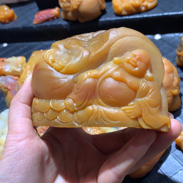 石英质玉（黄龙玉）未镶嵌颈饰