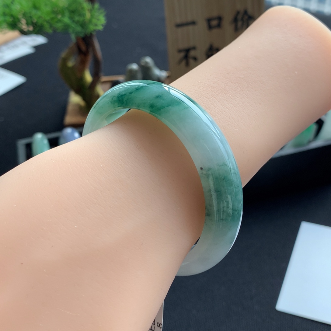 翡翠未镶嵌手镯53正圈飘花